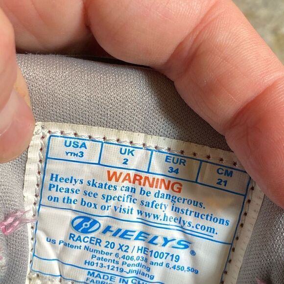 Heelys Skate sneakers sz3  - Picture 8 of 8